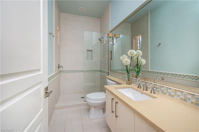7657 Mulberry LN, Naples, FL 34114