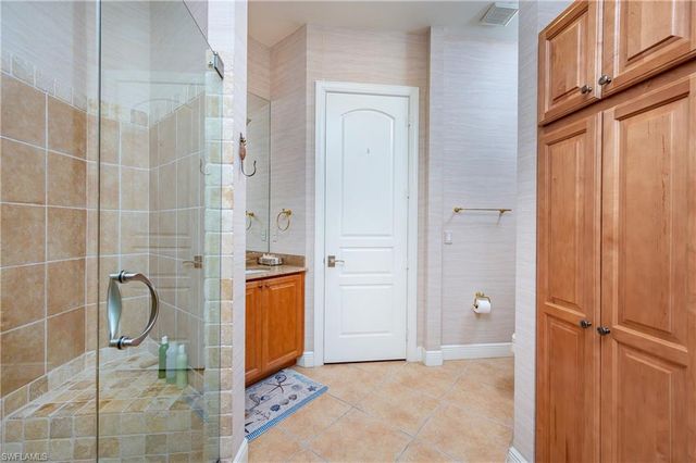 7657 Mulberry LN, Naples, FL 34114