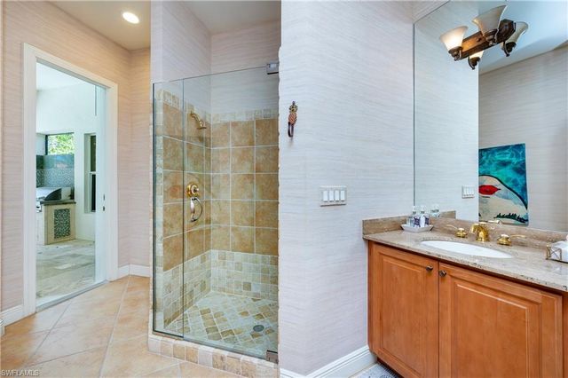 7657 Mulberry LN, Naples, FL 34114