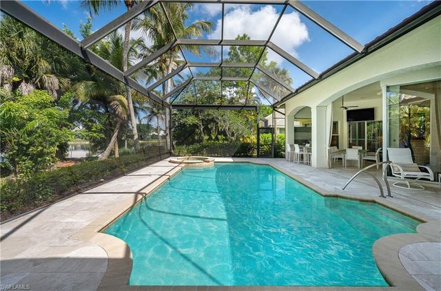 7657 Mulberry LN, Naples, FL 34114