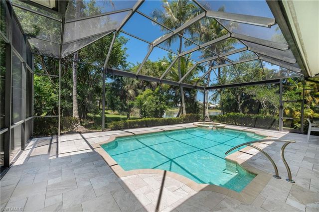 7657 Mulberry LN, Naples, FL 34114