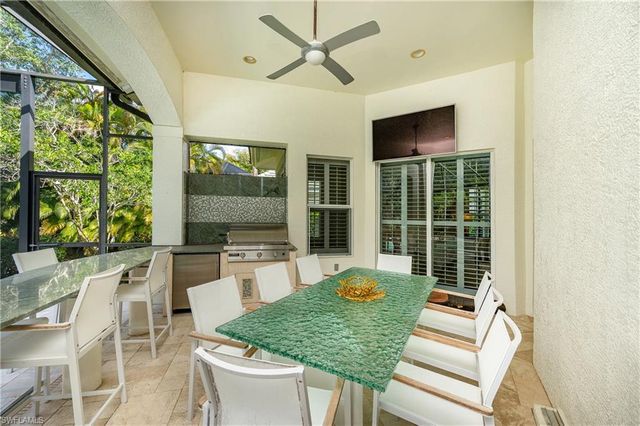 7657 Mulberry LN, Naples, FL 34114