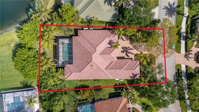 7657 Mulberry LN, Naples, FL 34114