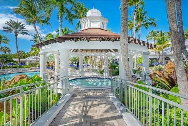 7657 Mulberry LN, Naples, FL 34114