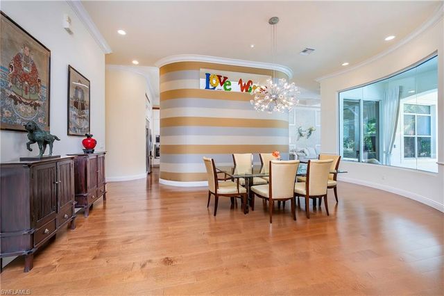 7657 Mulberry LN, Naples, FL 34114