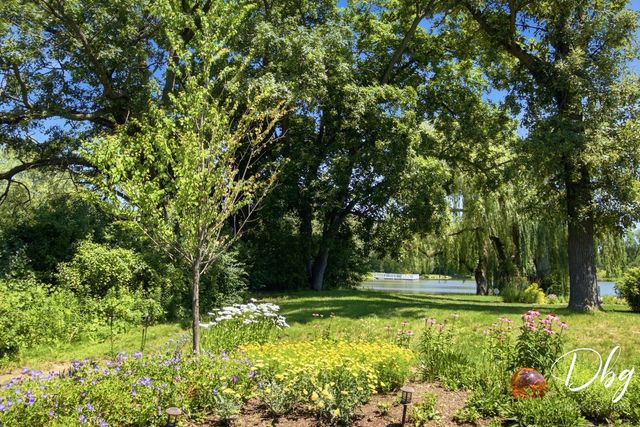 1512 Concord Circle, Grayslake, IL 60030