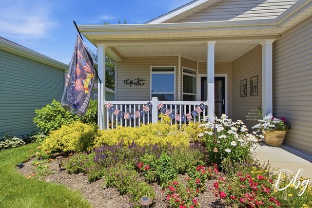 1512 Concord Circle, Grayslake, IL 60030