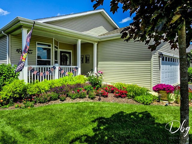 1512 Concord Circle, Grayslake, IL 60030