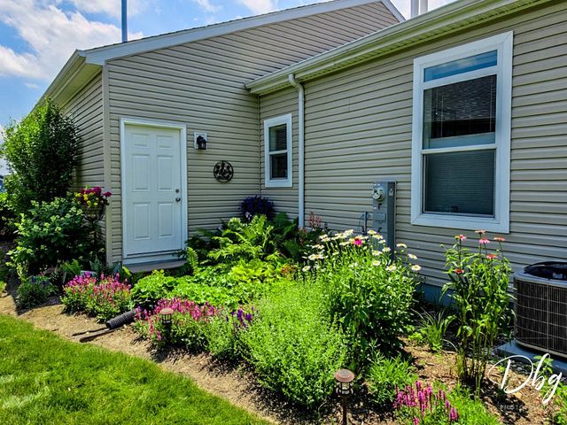 1512 Concord Circle, Grayslake, IL 60030