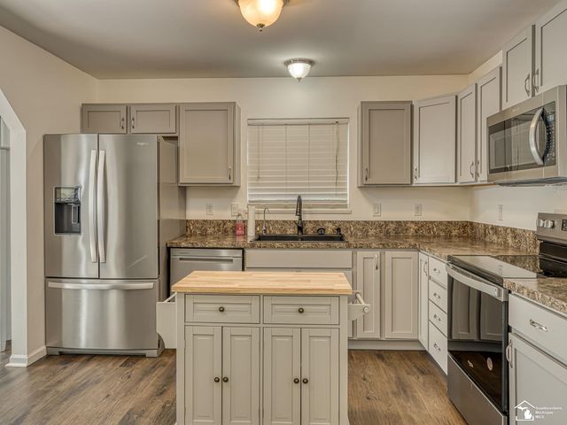 5893 Forestal Drive, Waterford Twp, MI 48327