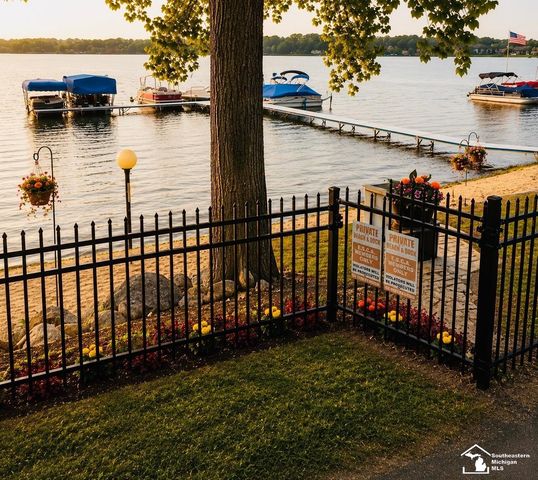 5893 Forestal Drive, Waterford Twp, MI 48327