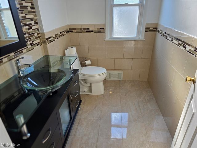 5820 Wilson Mills Road, Highland Hills, OH 44143