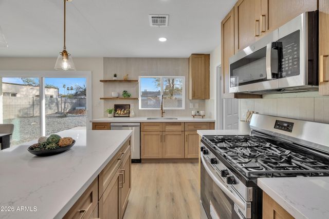 643 E HARMONY Avenue, Mesa, AZ 85204