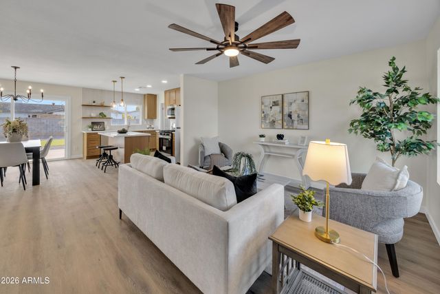 643 E HARMONY Avenue, Mesa, AZ 85204