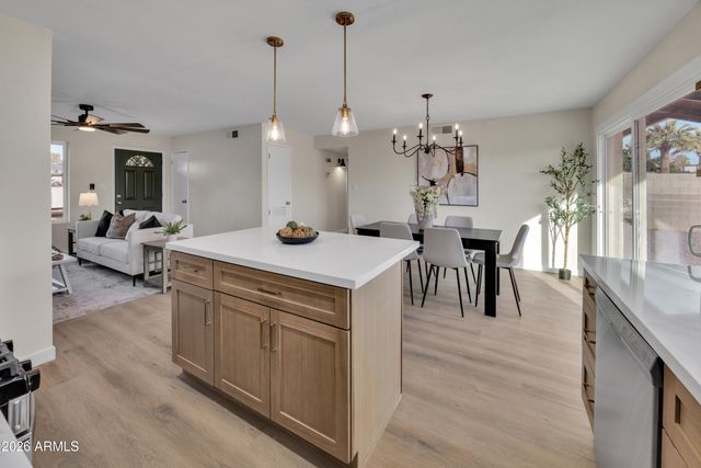 643 E HARMONY Avenue, Mesa, AZ 85204