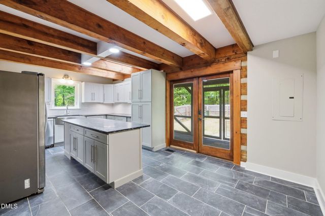 5621 Nc Hwy 54 W, Chapel Hill, NC 27516