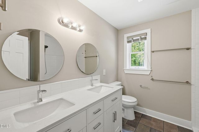 5621 Nc Hwy 54 W, Chapel Hill, NC 27516