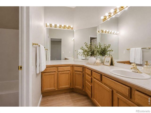 2909 W Long Circle E, Littleton, CO 80120
