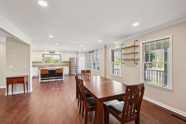 2397 Mt View Rd, Manchester, TN 37355