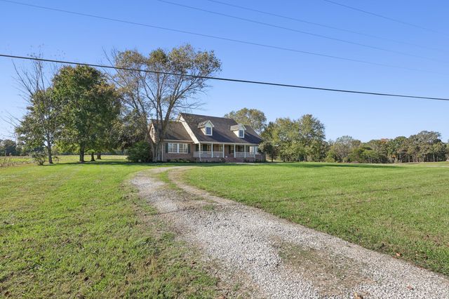 2397 Mt View Rd, Manchester, TN 37355