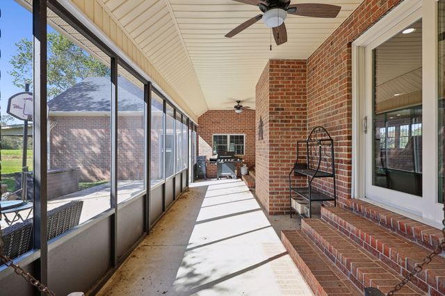 2397 Mt View Rd, Manchester, TN 37355