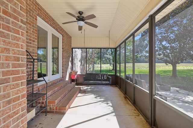 2397 Mt View Rd, Manchester, TN 37355