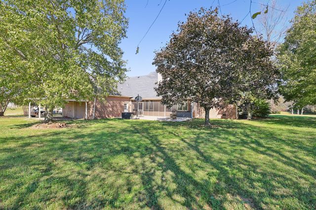 2397 Mt View Rd, Manchester, TN 37355