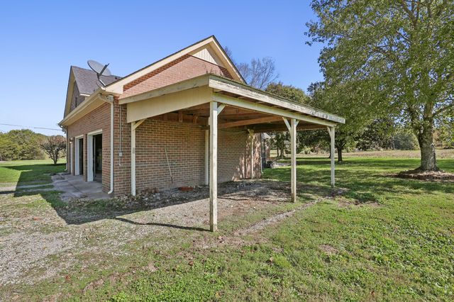 2397 Mt View Rd, Manchester, TN 37355