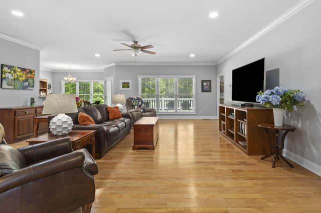 1647 Crowe Circle, Soddy Daisy, TN 37379