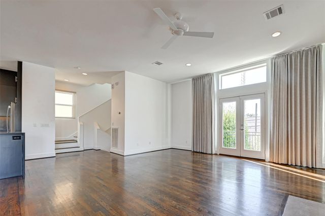 5342 Darling Street B, Houston, TX 77007