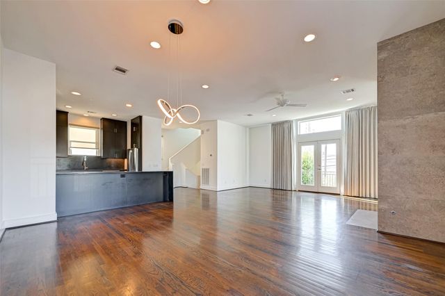 5342 Darling Street B, Houston, TX 77007