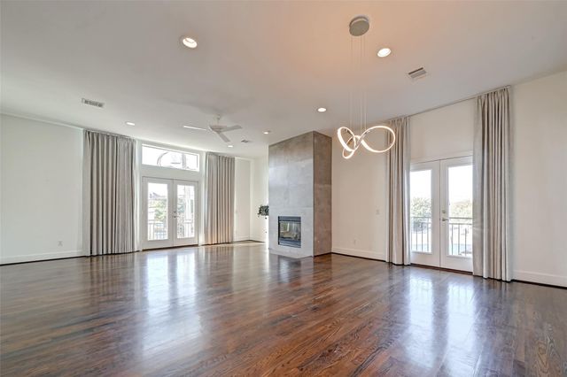 5342 Darling Street B, Houston, TX 77007