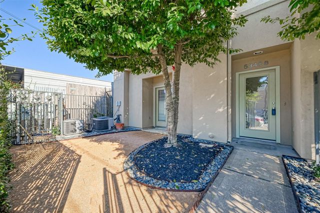 5342 Darling Street B, Houston, TX 77007