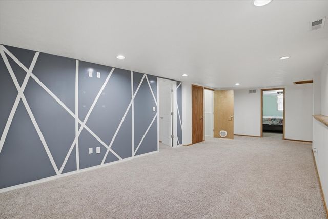 114 Galahad Court, Poplar Grove, IL 61065