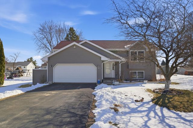 114 Galahad Court, Poplar Grove, IL 61065