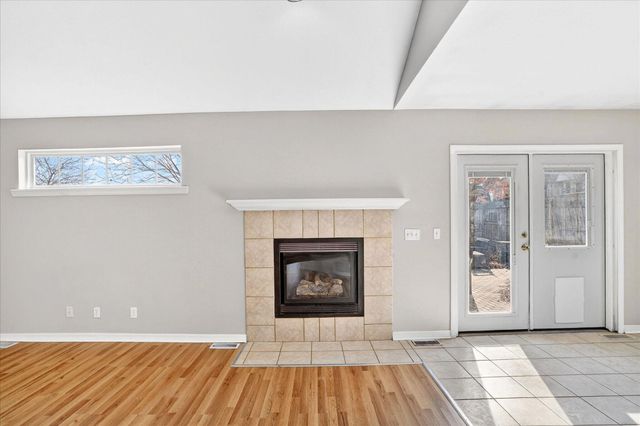 1518 W Coach House Court, Nixa, MO 65714