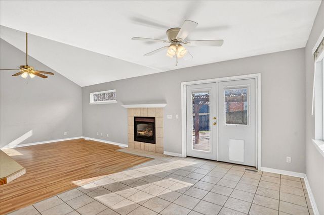 1518 W Coach House Court, Nixa, MO 65714