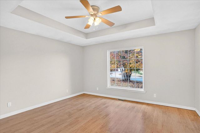 1518 W Coach House Court, Nixa, MO 65714