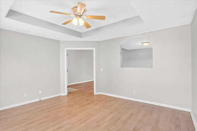 1518 W Coach House Court, Nixa, MO 65714