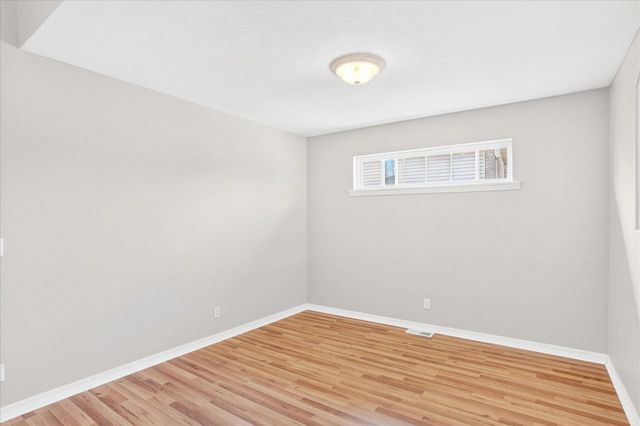 1518 W Coach House Court, Nixa, MO 65714