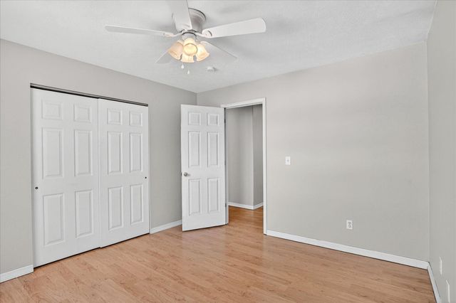 1518 W Coach House Court, Nixa, MO 65714