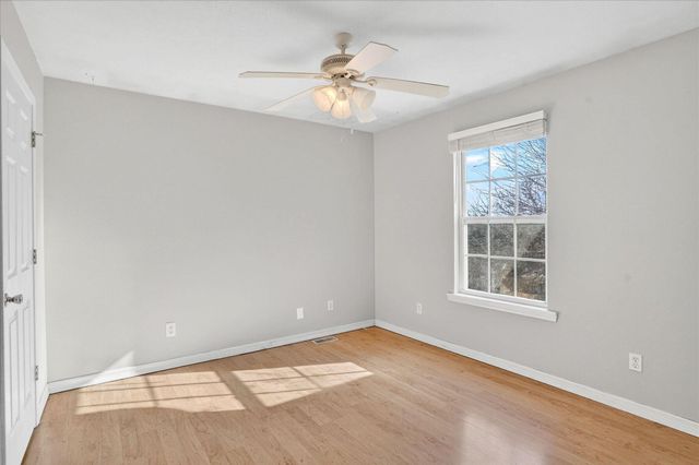 1518 W Coach House Court, Nixa, MO 65714