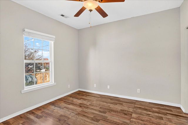 1518 W Coach House Court, Nixa, MO 65714