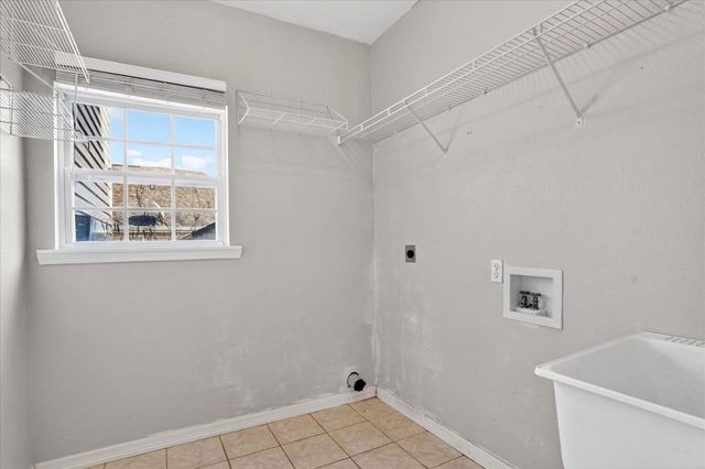 1518 W Coach House Court, Nixa, MO 65714