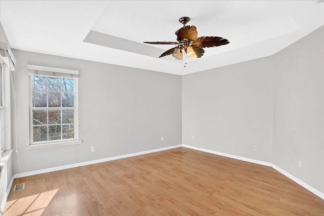 1518 W Coach House Court, Nixa, MO 65714