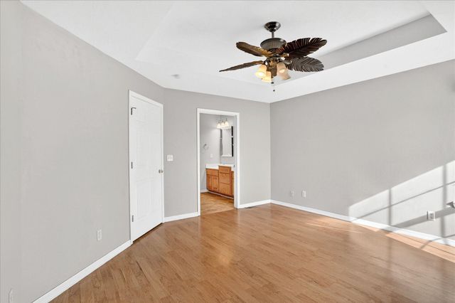 1518 W Coach House Court, Nixa, MO 65714