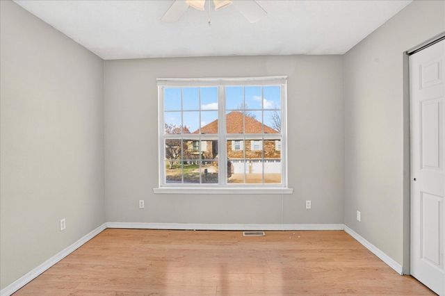 1518 W Coach House Court, Nixa, MO 65714