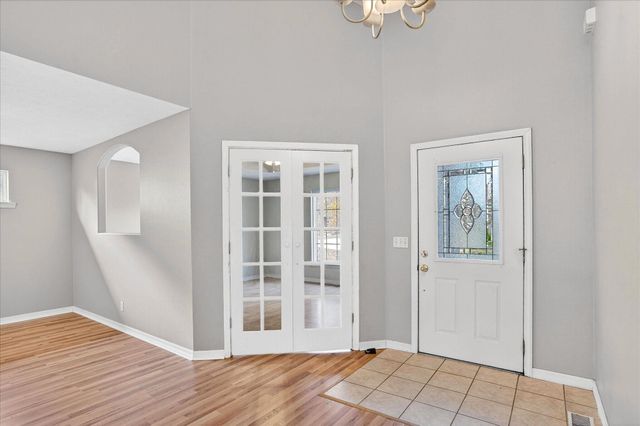 1518 W Coach House Court, Nixa, MO 65714