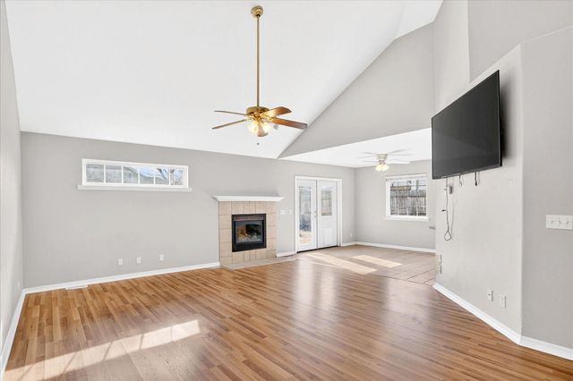 1518 W Coach House Court, Nixa, MO 65714