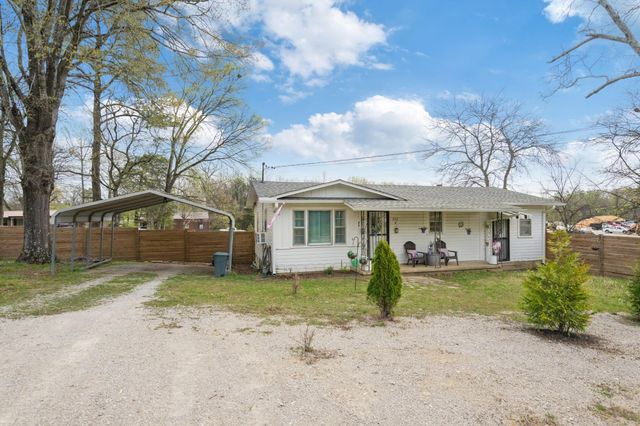 252 LUNA ST, Decaturville, TN 38329
